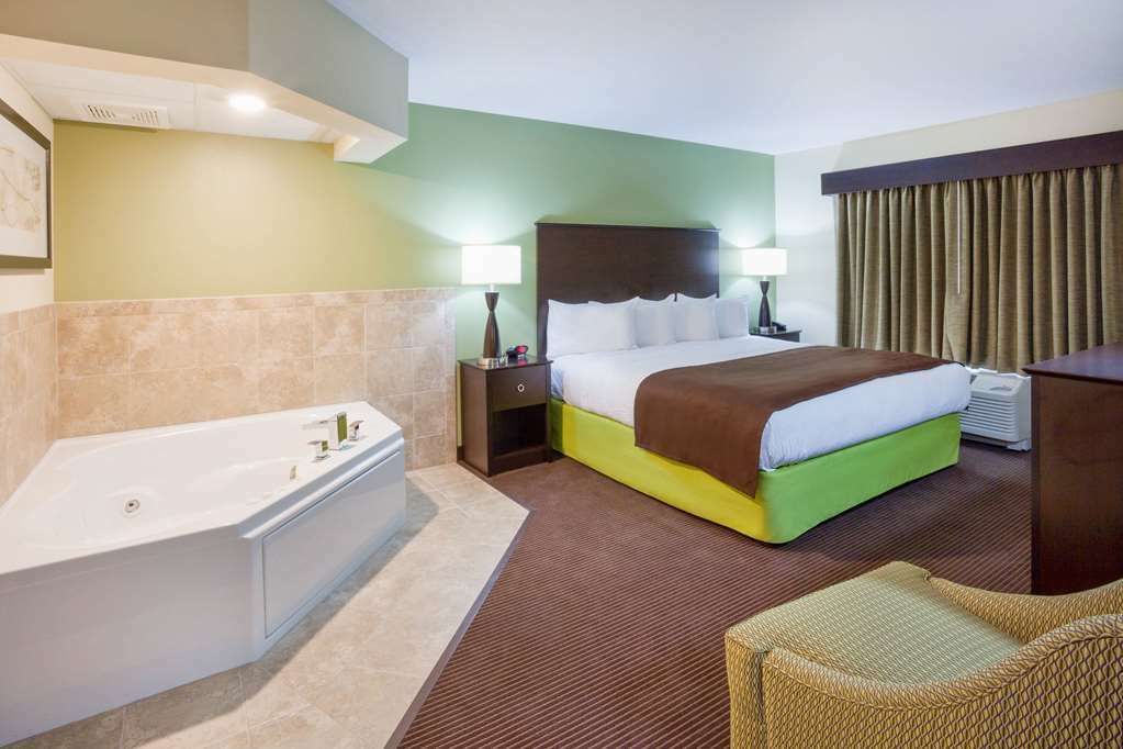 Americinn By Wyndham Hartford Wi Quarto foto